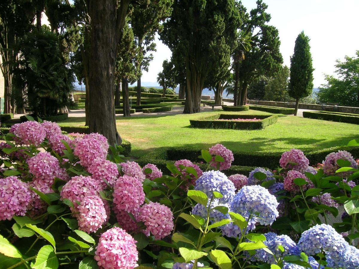 Lontani Da Casa Bed & Breakfast Borgofranco d'Ivrea ภายนอก รูปภาพ